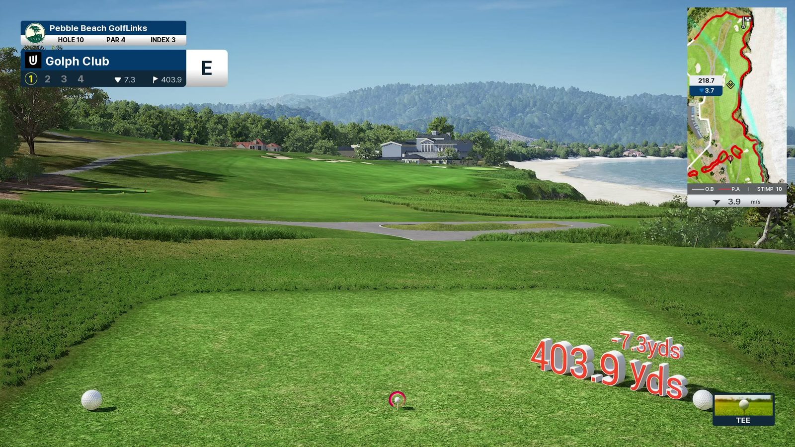 当施設の GAMEDAY の画面。Pebble Beach の10番ホールのティーショット前。左上にスコア、右上にミニマップ