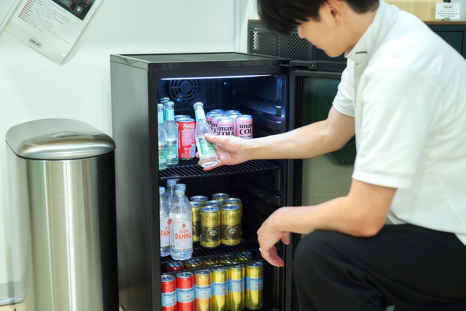 施設内のドリンク冷蔵庫