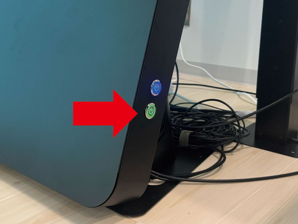 KIOSK（メインPC）— 下側スイッチを押す